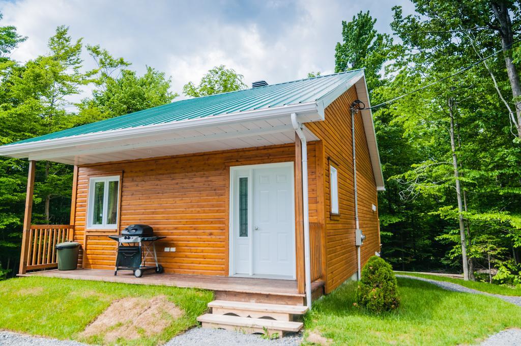 Domaine Des Montagnais Villa Notre-Dame-Des-Bois Exteriör bild