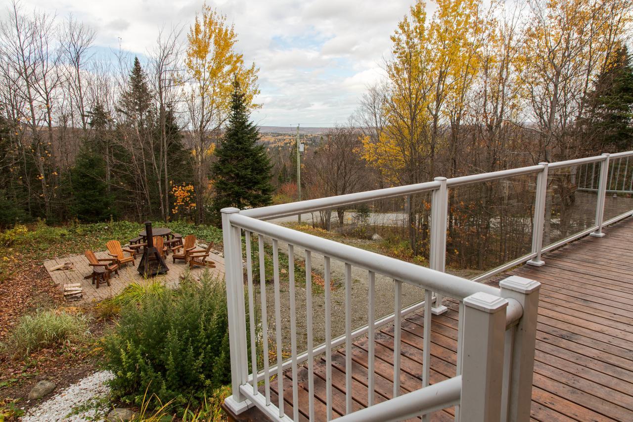 Domaine Des Montagnais Villa Notre-Dame-Des-Bois Exteriör bild