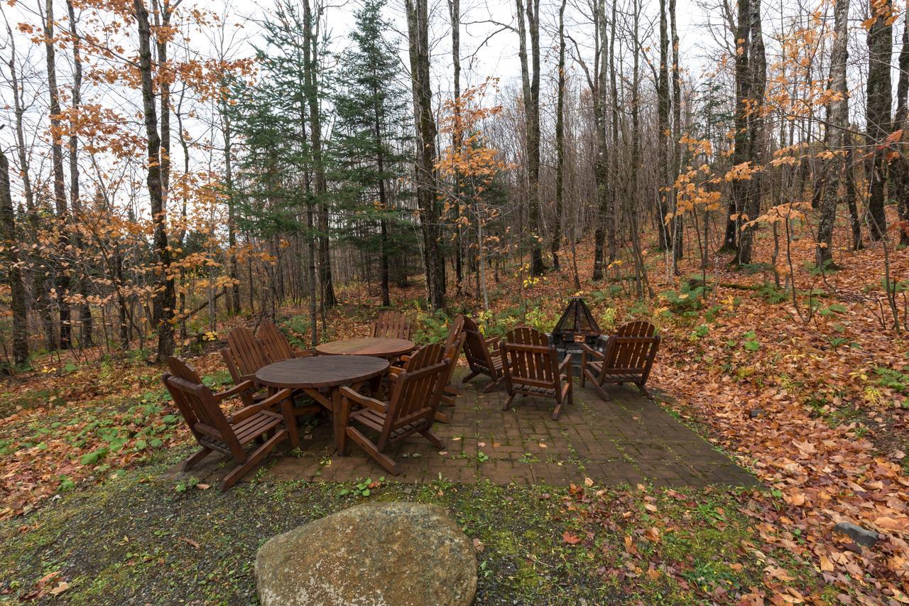 Domaine Des Montagnais Villa Notre-Dame-Des-Bois Exteriör bild